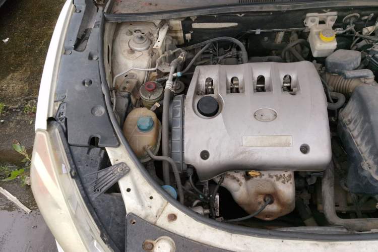 Used GAC Trumpchi GS5 2014 2.0L Automatic Two-Wheel Drive Deluxe Edition Engine Bay Right