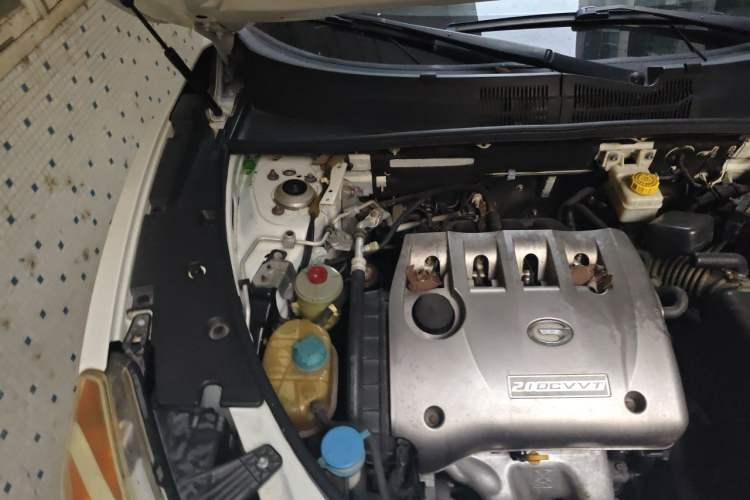 Used GAC Trumpchi GS5 2014 2.0L Automatic Two-Wheel Drive Deluxe Edition Engine Bay Right