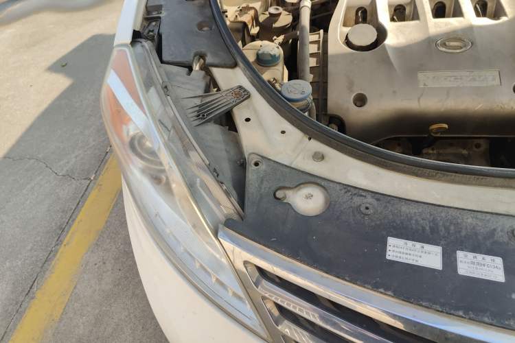 Used GAC Trumpchi GS5 2014 2.0L Automatic Two-Wheel Drive Deluxe Edition Engine Bay Right