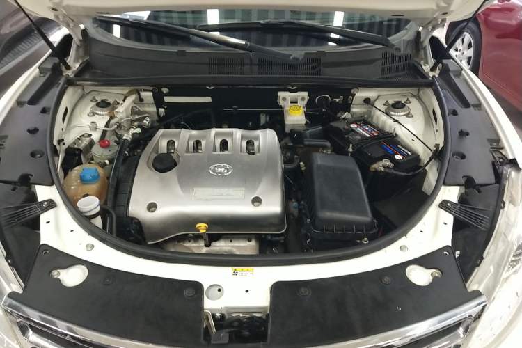 Used GAC Trumpchi GS5 2014 2.0L Automatic Two-Wheel Drive Deluxe Edition Engine Bay