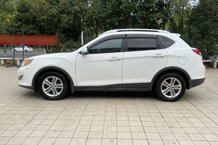 Used GAC Trumpchi GS5 2014 2.0L Manual Two-Wheel Drive Anniversary Value Edition Exterior 3