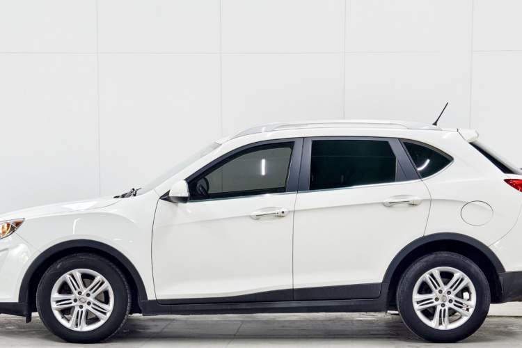 Used GAC Trumpchi GS5 2014 2.0L Automatic Two-Wheel Drive Anniversary Value Edition Exterior 6