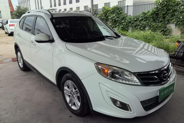 Used GAC Trumpchi GS5 2014 2.0L Automatic Two-Wheel Drive Anniversary Value Edition Front Right 45 Deg