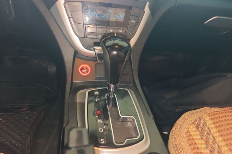 Used GAC Trumpchi GS5 2014 2.0L Automatic Two-Wheel Drive Deluxe Edition Gear Lever