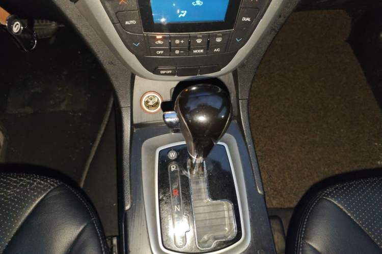 Used GAC Trumpchi GS5 2014 2.0L Automatic Two-Wheel Drive Deluxe Edition Gear Lever