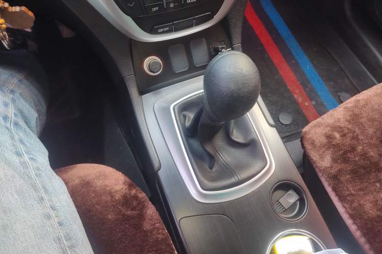 Used GAC Trumpchi GS5 2014 2.0L Manual Two-Wheel Drive Anniversary Value Edition Gear Lever