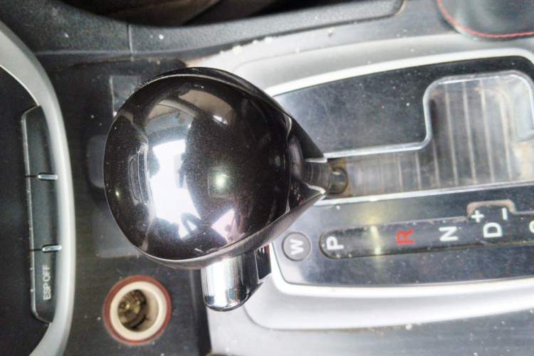 Used GAC Trumpchi GS5 2014 2.0L Automatic Two-Wheel Drive Deluxe Edition Gear Lever