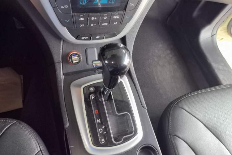 Used GAC Trumpchi GS5 2014 2.0L Automatic Two-Wheel Drive Anniversary Value Edition Gear Lever