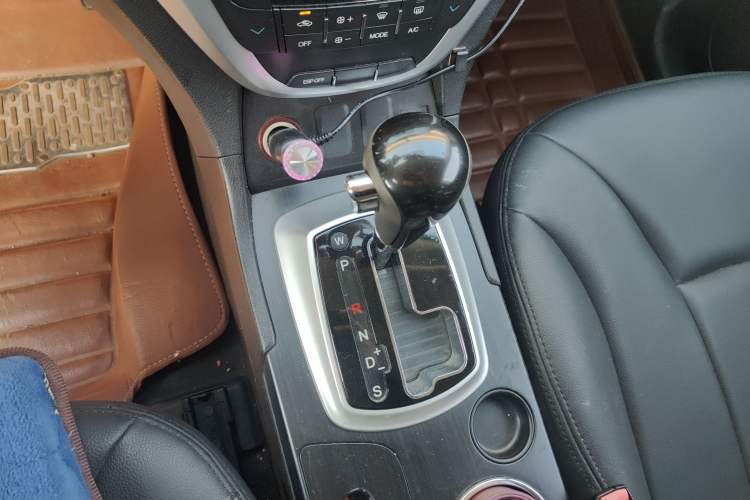 Used GAC Trumpchi GS5 2014 2.0L Automatic Two-Wheel Drive Deluxe Edition Gear Lever