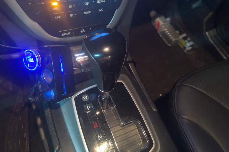 Used GAC Trumpchi GS5 2014 2.0L Automatic Two-Wheel Drive Anniversary Value Edition Gear Lever