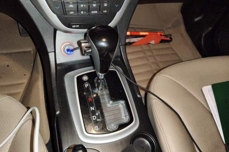 Used GAC Trumpchi GS5 2014 2.0L Automatic Two-Wheel Drive Deluxe Edition Gear Lever