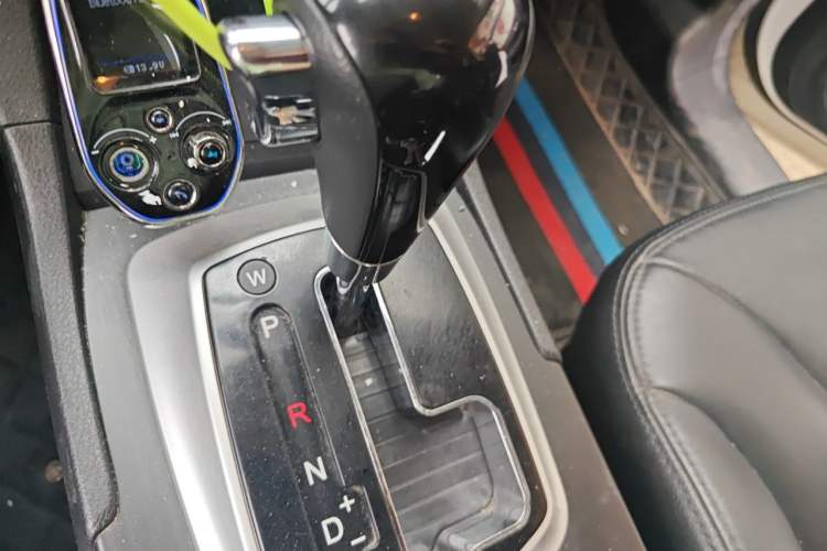 Used GAC Trumpchi GS5 2014 2.0L Automatic Two-Wheel Drive Anniversary Value Edition Gear Lever