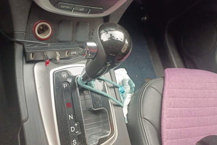 Used GAC Trumpchi GS5 2014 2.0L Automatic Two-Wheel Drive Anniversary Value Edition Gear Lever