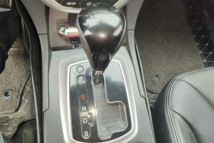 Used GAC Trumpchi GS5 2014 2.0L Automatic Two-Wheel Drive Anniversary Value Edition Gear Lever