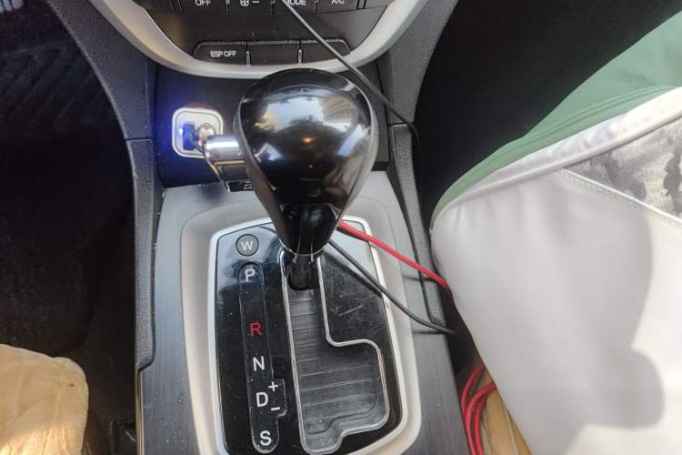 Used GAC Trumpchi GS5 2014 2.0L Automatic Two-Wheel Drive Deluxe Edition Gear Lever