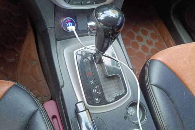 Used GAC Trumpchi GS5 2014 1.8T Automatic Two-Wheel Drive Supreme Edition Gear Lever