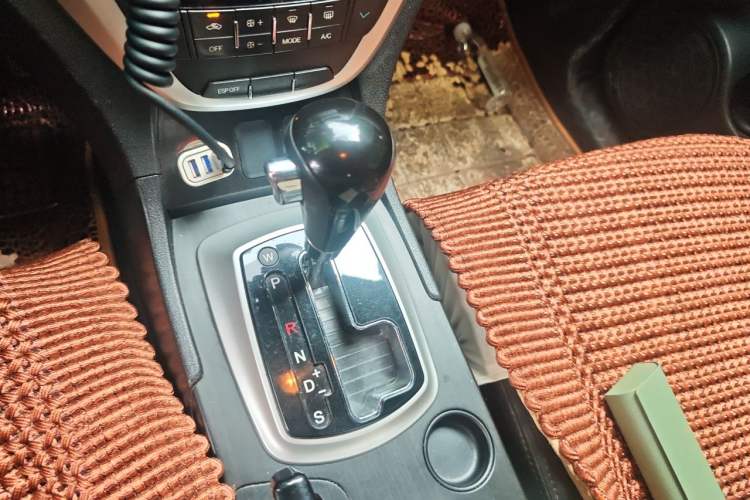 Used GAC Trumpchi GS5 2014 2.0L Automatic Two-Wheel Drive Deluxe Edition Gear Lever