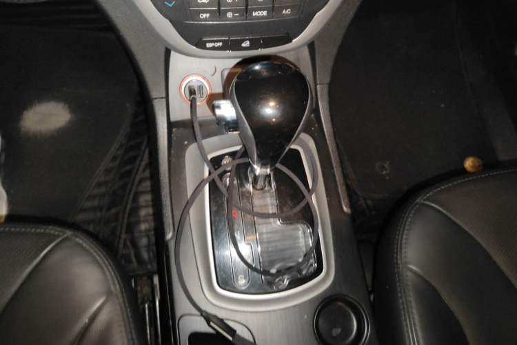 Used GAC Trumpchi GS5 2014 2.0L Automatic Two-Wheel Drive Anniversary Value Edition Gear Lever