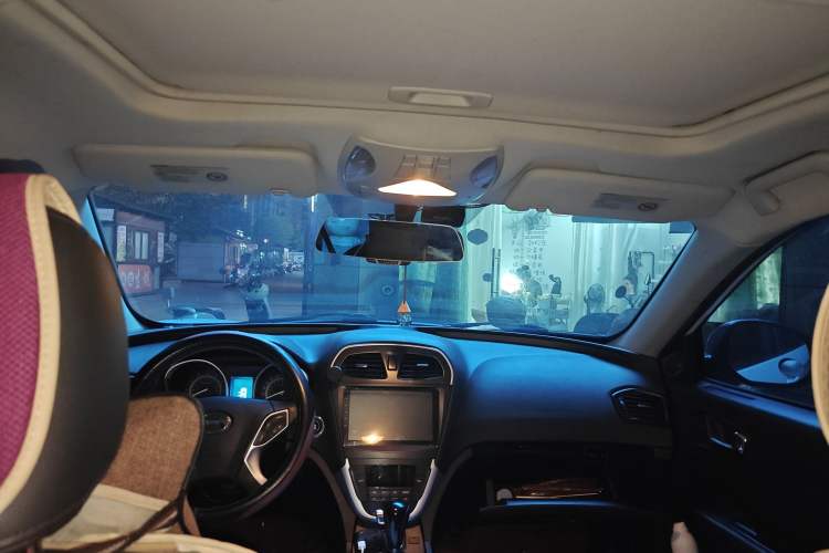 Used GAC Trumpchi GS5 2014 2.0L Automatic Two-Wheel Drive Anniversary Value Edition Headliner
