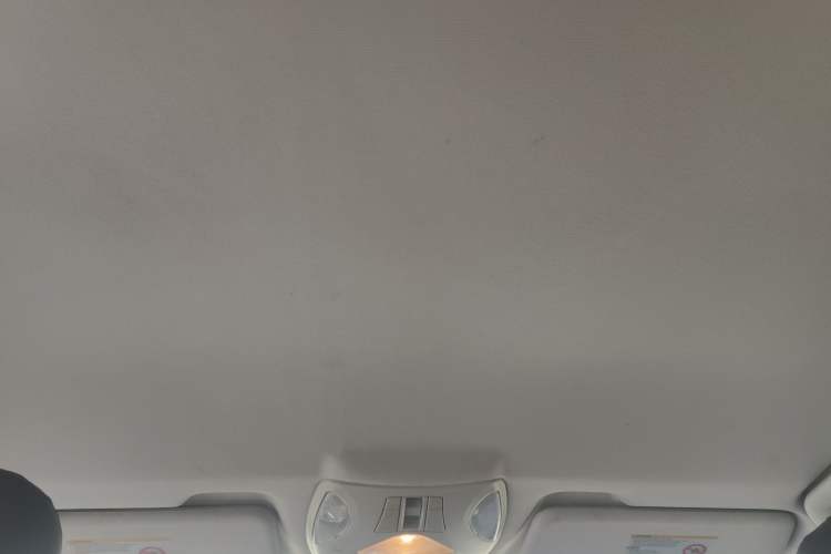 Used GAC Trumpchi GS5 2014 2.0L Automatic Two-Wheel Drive Deluxe Edition Headliner