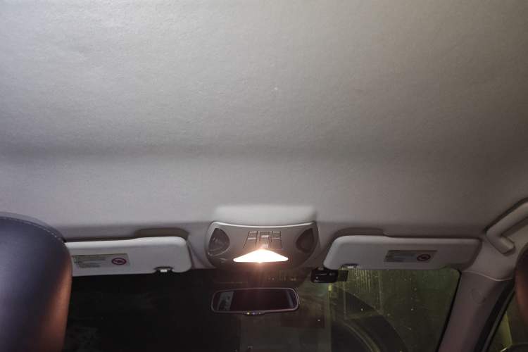 Used GAC Trumpchi GS5 2014 2.0L Automatic Two-Wheel Drive Deluxe Edition Headliner