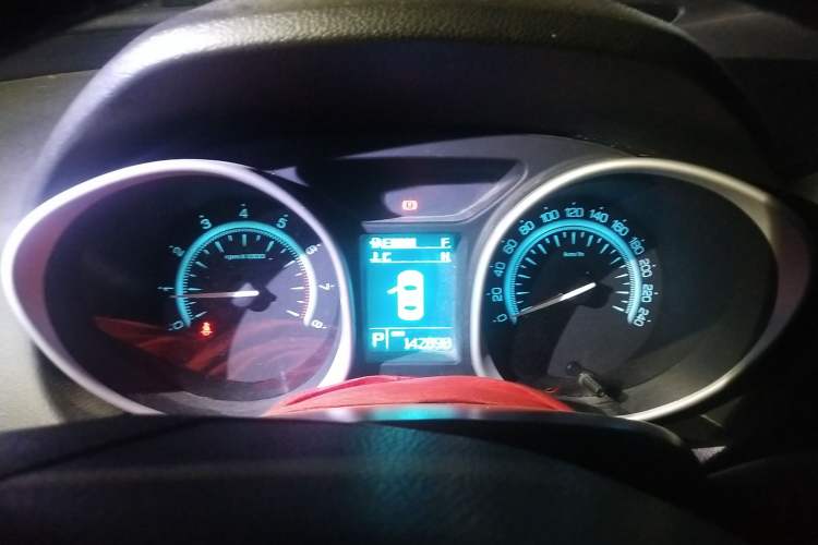 Used GAC Trumpchi GS5 2014 2.0L Automatic Two-Wheel Drive Deluxe Edition Instrument Cluster