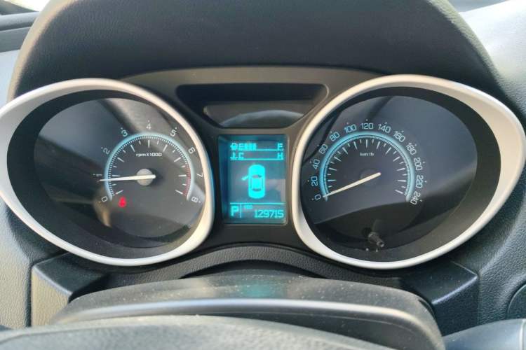 Used GAC Trumpchi GS5 2014 2.0L Automatic Two-Wheel Drive Deluxe Edition Instrument Cluster