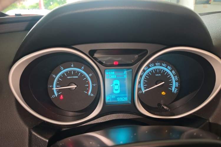 Used GAC Trumpchi GS5 2014 2.0L Automatic Two-Wheel Drive Deluxe Edition Instrument Cluster