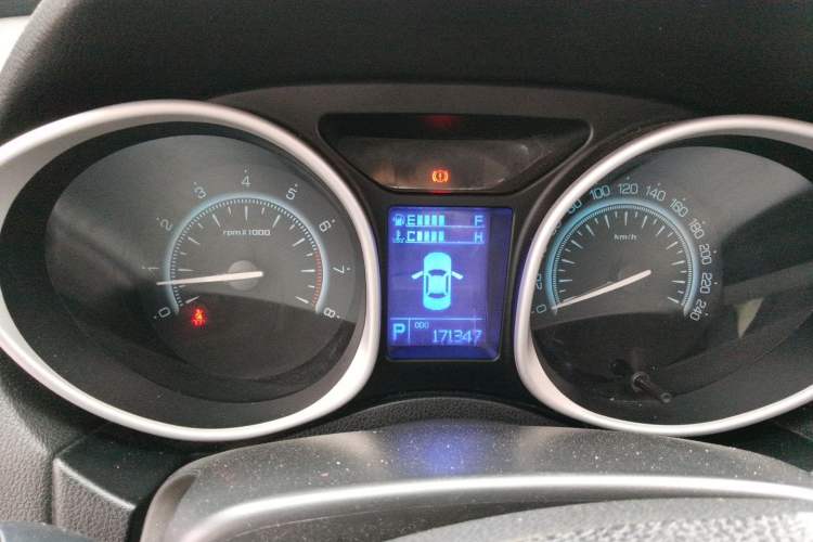 Used GAC Trumpchi GS5 2014 2.0L Automatic Two-Wheel Drive Deluxe Edition Instrument Cluster