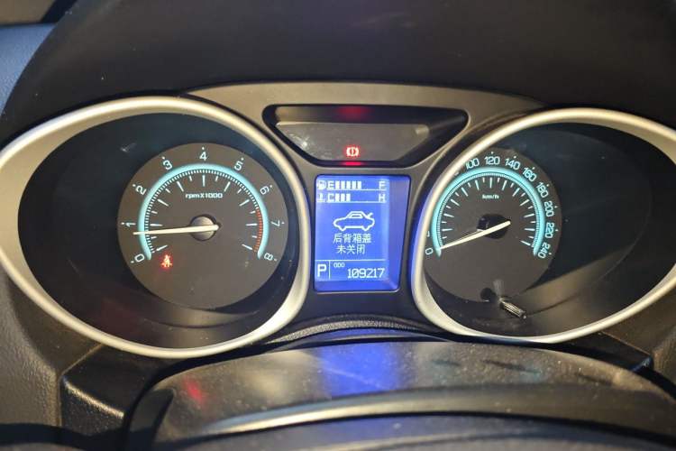 Used GAC Trumpchi GS5 2014 2.0L Automatic Two-Wheel Drive Deluxe Edition Instrument Cluster