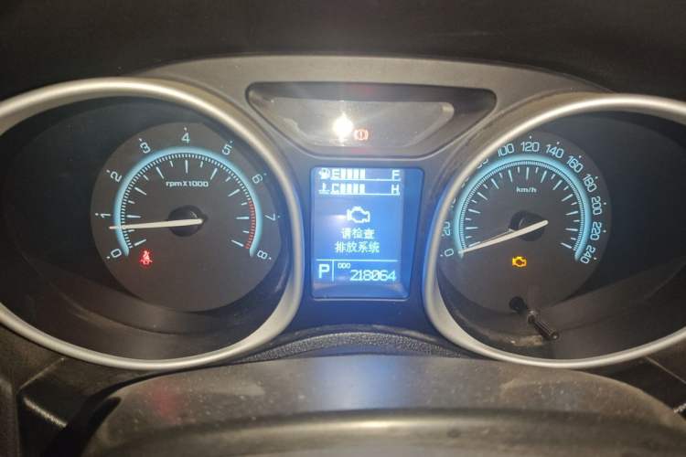 Used GAC Trumpchi GS5 2014 2.0L Automatic Two-Wheel Drive Deluxe Edition Instrument Cluster