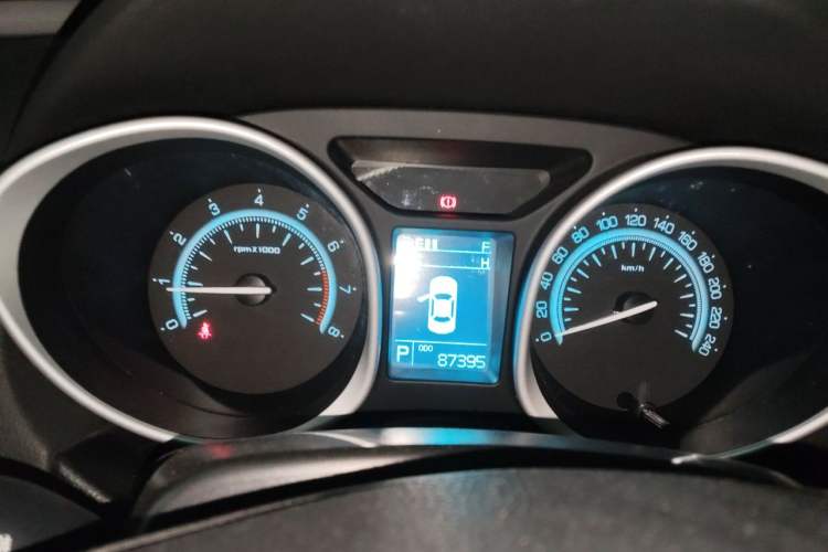 Used GAC Trumpchi GS5 2014 2.0L Automatic Two-Wheel Drive Deluxe Edition Instrument Cluster