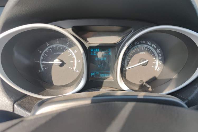Used GAC Trumpchi GS5 2014 2.0L Automatic Two-Wheel Drive Deluxe Edition Instrument Cluster