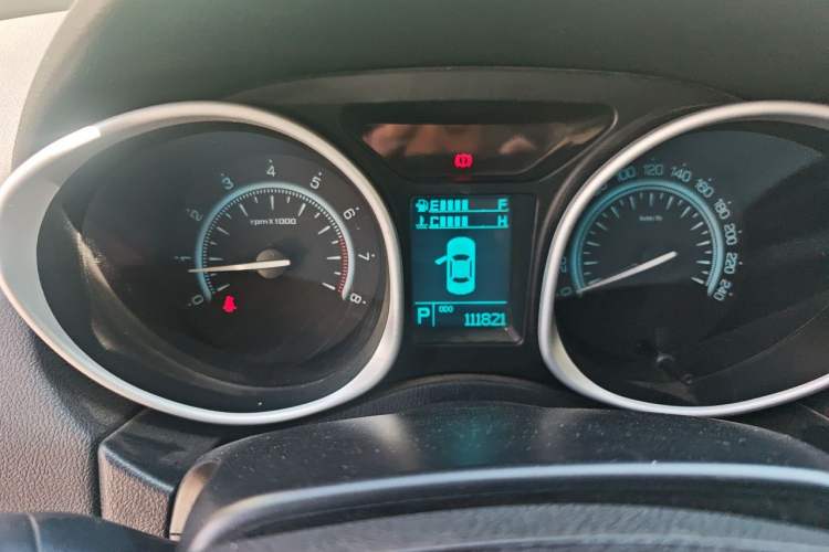 Used GAC Trumpchi GS5 2014 2.0L Automatic Two-Wheel Drive Deluxe Edition Instrument Cluster