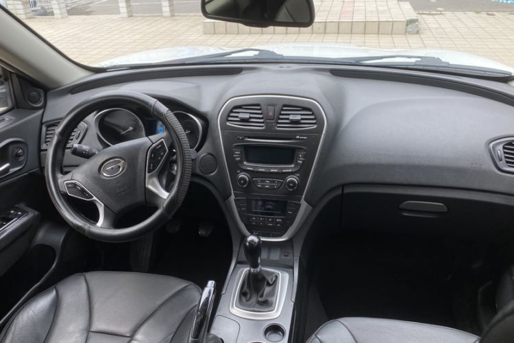 Used GAC Trumpchi GS5 2014 2.0L Manual Two-Wheel Drive Anniversary Value Edition Interior 1