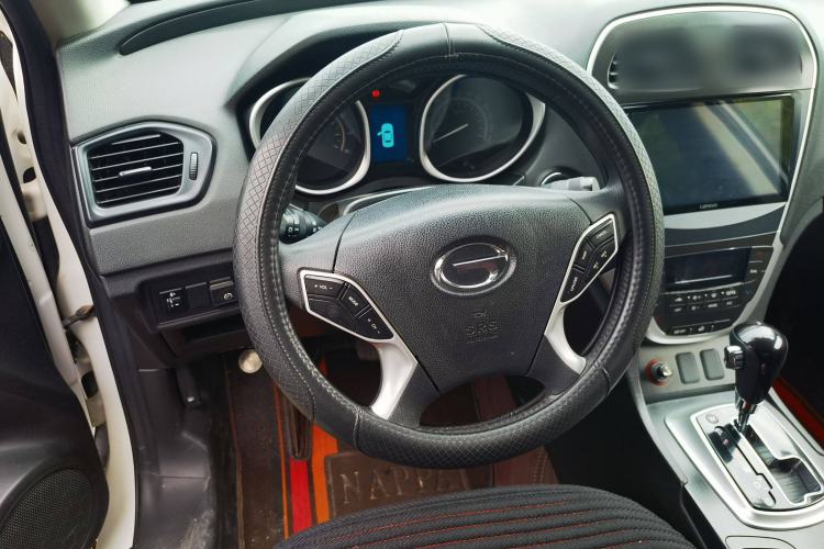 Used GAC Trumpchi GS5 2014 2.0L Automatic Two-Wheel Drive Anniversary Value Edition Interior 1
