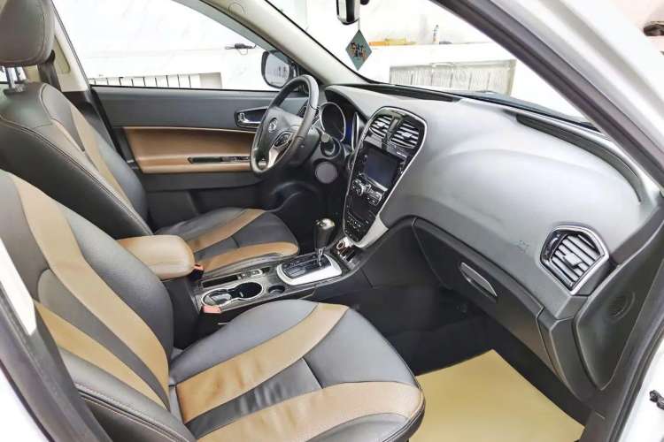 Used GAC Trumpchi GS5 2014 2.0L Automatic Two-Wheel Drive Anniversary Value Edition Interior 1