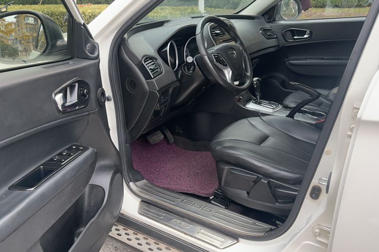 Used GAC Trumpchi GS5 2014 2.0L Automatic Two-Wheel Drive Deluxe Edition Interior 1