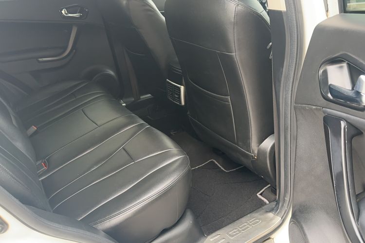 Used GAC Trumpchi GS5 2014 2.0L Automatic Two-Wheel Drive Deluxe Edition Interior 10