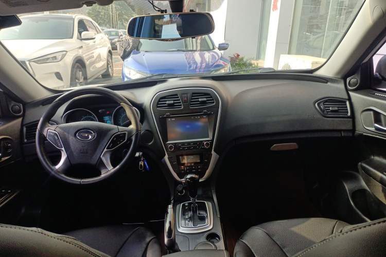 Used GAC Trumpchi GS5 2014 2.0L Automatic Two-Wheel Drive Deluxe Edition Interior 3