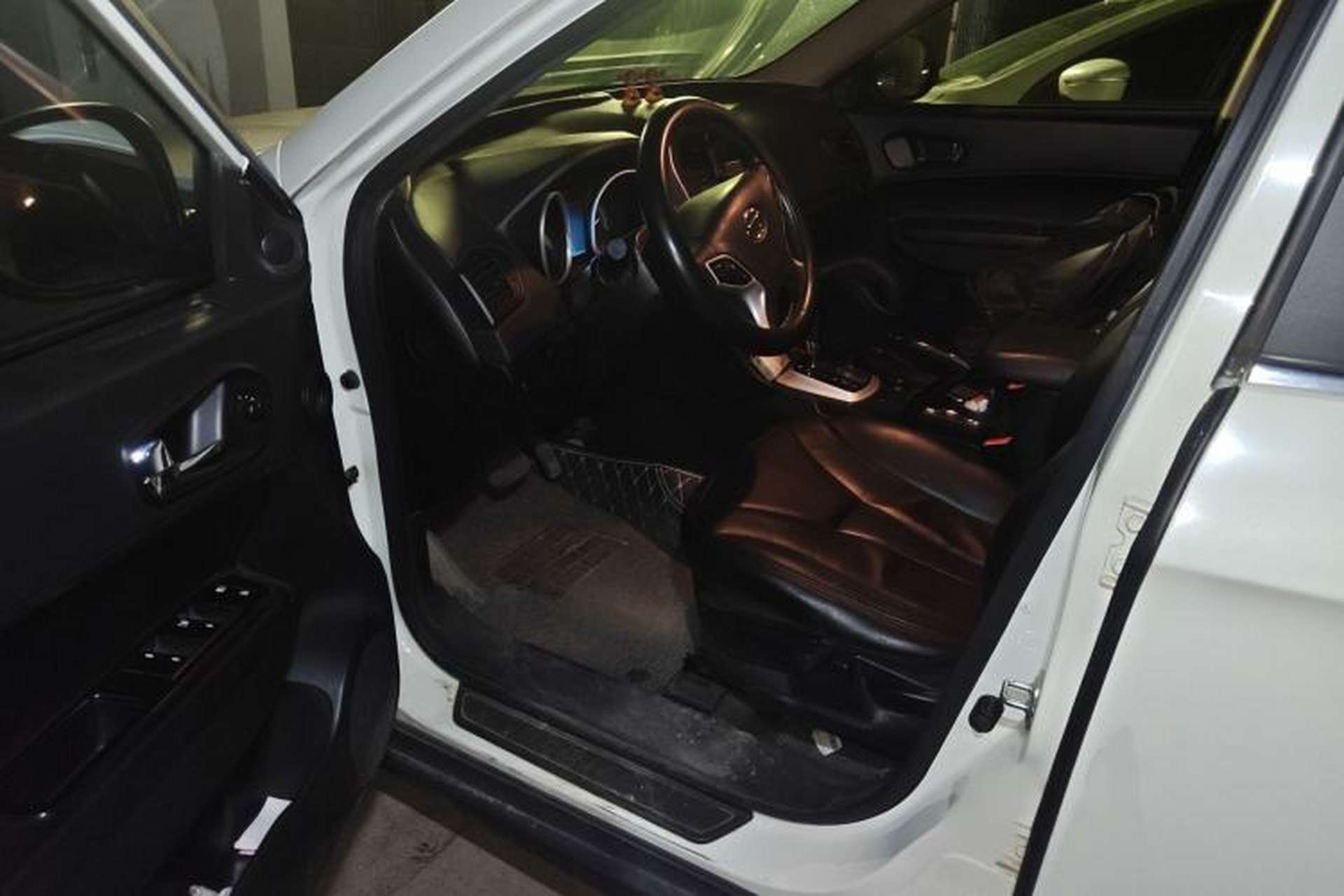 Used GAC Trumpchi GS5 2014 2.0L Automatic Two-Wheel Drive Deluxe Edition Interior 3