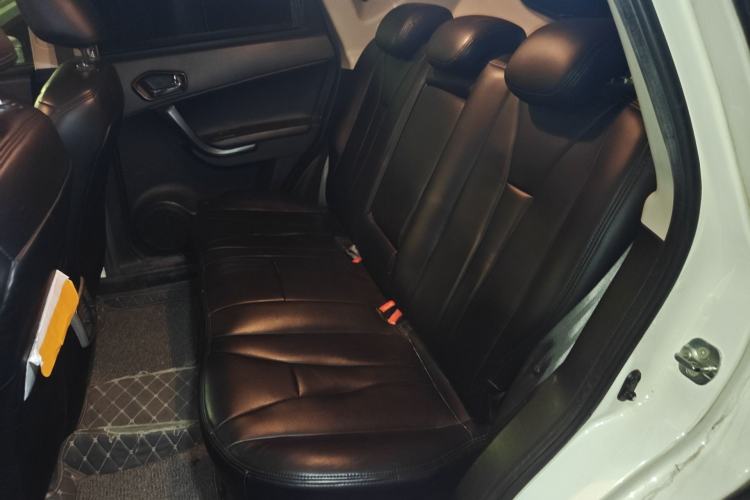 Used GAC Trumpchi GS5 2014 2.0L Automatic Two-Wheel Drive Deluxe Edition Interior 4
