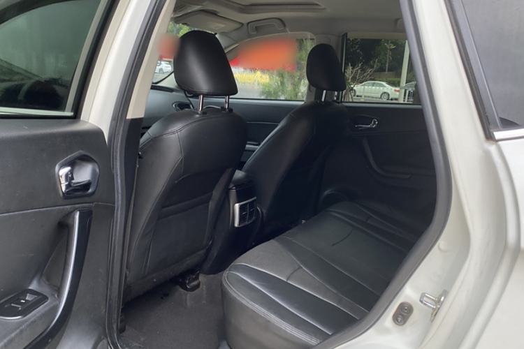 Used GAC Trumpchi GS5 2014 2.0L Manual Two-Wheel Drive Anniversary Value Edition Interior 5