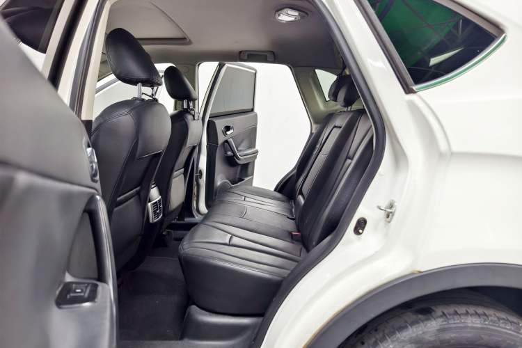Used GAC Trumpchi GS5 2014 2.0L Automatic Two-Wheel Drive Anniversary Value Edition Interior 5