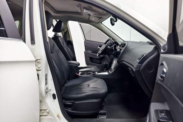 Used GAC Trumpchi GS5 2014 2.0L Automatic Two-Wheel Drive Anniversary Value Edition Interior 6