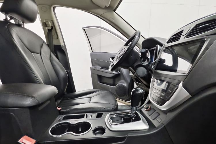 Used GAC Trumpchi GS5 2014 2.0L Automatic Two-Wheel Drive Anniversary Value Edition Interior 7