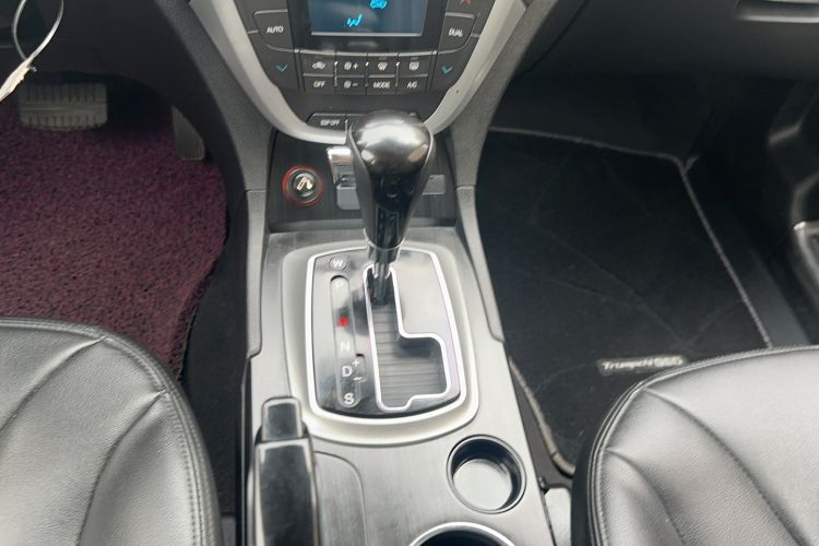 Used GAC Trumpchi GS5 2014 2.0L Automatic Two-Wheel Drive Deluxe Edition Interior 7