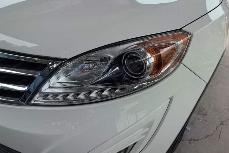 Used GAC Trumpchi GS5 2014 2.0L Automatic Two-Wheel Drive Anniversary Value Edition Left Front Headlight
