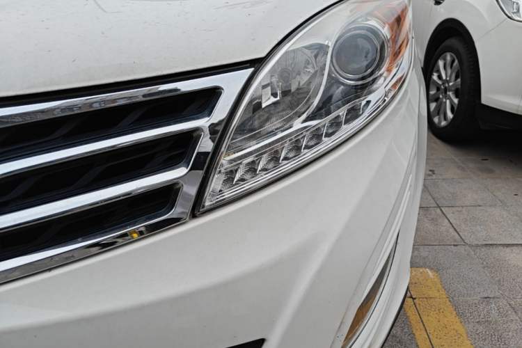 Used GAC Trumpchi GS5 2014 2.0L Automatic Two-Wheel Drive Deluxe Edition Left Front Headlight