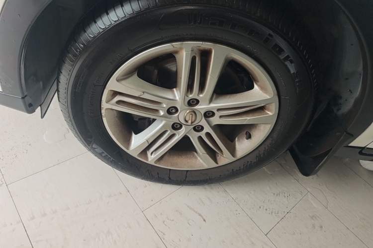 Used GAC Trumpchi GS5 2014 2.0L Automatic Two-Wheel Drive Deluxe Edition Left Front Wheel Hub